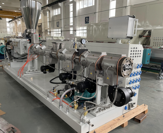 Những thứ tạo nên dây chuyền ép đùn ống nhựa